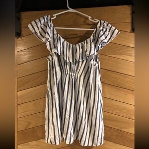 🤰 Old Navy Maternity Top – White & Navy Stripes – Size Small